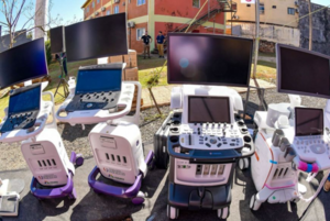 Refuerzan compromiso con la salud infantil con entrega de equipos y recursos médicos