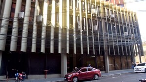 Abogados de 20 empresas procesados por mafia de pagarés. ¿Y los dueños?
