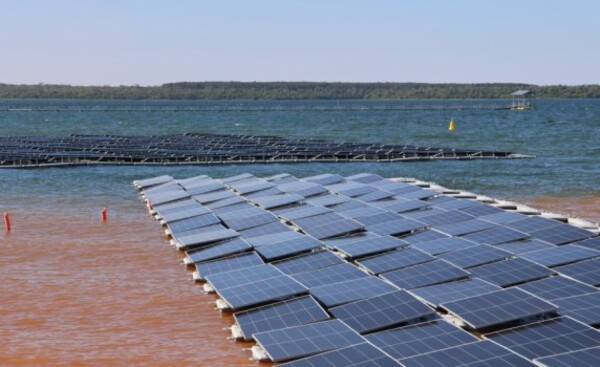 Finalizó montaje de la planta solar flotante en el embalse de Itaipu