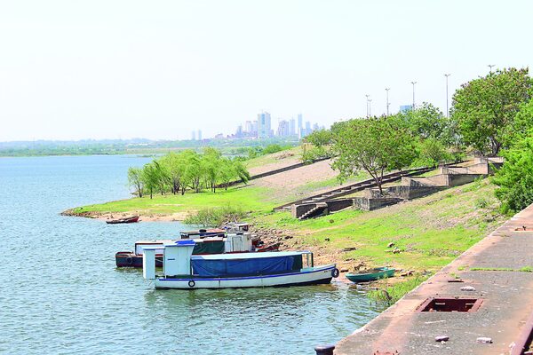 Río Paraguay sigue bajo, pero navegación está garantizada