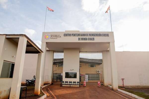 Investigan denuncia de coacción sexual en penal de máxima seguridad de Minga Guazú - ABC en el Este - ABC Color