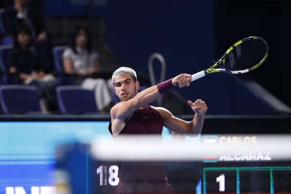 Alcaraz sigue adelante en Tokio - Tenis - ABC Color