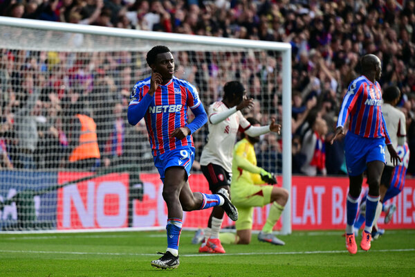 Versus / Liverpool sufre su primera derrota