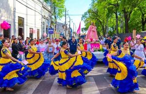 Bandera jere: Colorido arranque de la fiesta patronal en Luque •