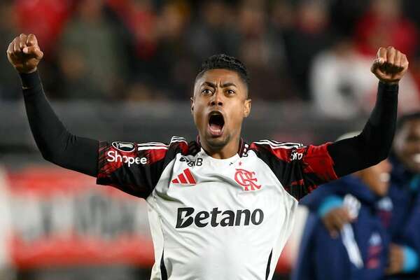 Conmebol abre expediente contra Bruno Henrique - Fútbol Internacional - ABC Color