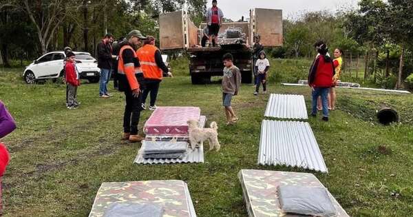 La Nación / Asisten a afectados del fuerte temporal
