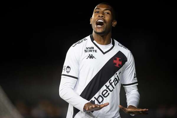 Vasco vence a Cruzeiro y le da una mano a Flamengo - Fútbol Internacional - ABC Color