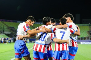 Victorioso debut de la Albirroja