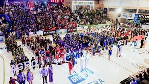 Miles de personas vivieron la apertura de la Copa UNC 2025 en el Polideportivo Municipal - Concepción al Día