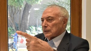 “En democracia, todos tienen el derecho a saber lo que sucede”