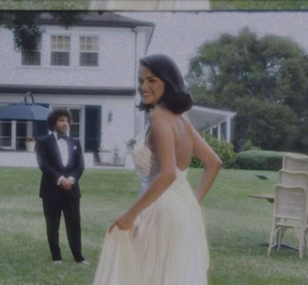 Selena Gomez y Benny Blanco comparten las fotos de su boda en redes - Gente - ABC Color