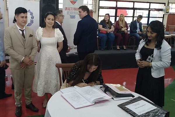 Boda comunitaria en Ciudad del Este unió a 130 parejas - ABC en el Este - ABC Color