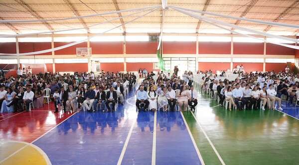 Más de 120 parejas se unieron en matrimonio en boda comunitaria en Ciudad del Este
