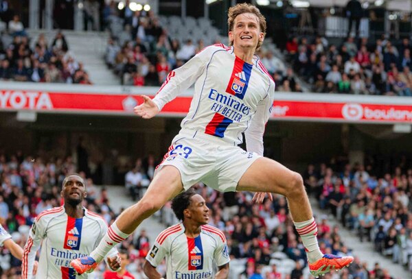 Versus / Lyon extiende su gran momento y alcanza al PSG en la cima de la Ligue 1