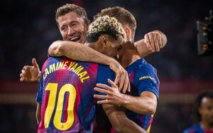Barcelona remonta a Real Sociedad en el regreso de Lamine Yamal