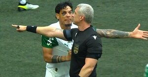 Versus / ¡Impactante! Gustavo Gómez juega en Palmeiras con un ojo "destrozado"