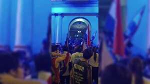 Marcha “Gen Z”: exigen frente a la Comandancia la liberación de detenidos - Nacionales - ABC Color