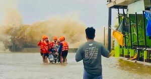 La Nación / Tifón causa caos tras su paso por Vietnam