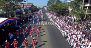 Desfile estudiantil por Boquerón bloquea tránsito en Fernando de la Mora - ADN Digital