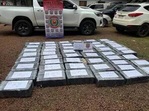 Persecución en Minga Guazú: hallan casi una tonelada de marihuana en camioneta abandonada