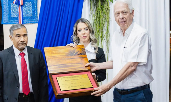 La Universidad Católica Coronel Oviedo recibe la histórica colección del Dr. Manuel Peña Villamil - OviedoPress