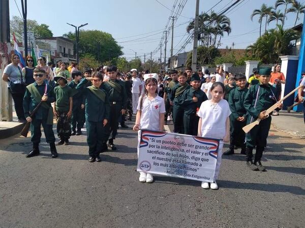 San Antonio: estudiantes honran a los héroes del Chaco - Nacionales - ABC Color