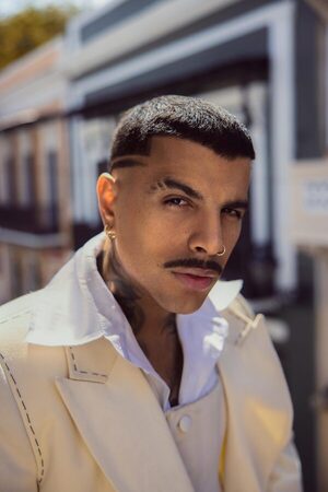 Rauw Alejandro lanza “Cosa Nuestra: Capítulo 0”, su sexto álbum - trece