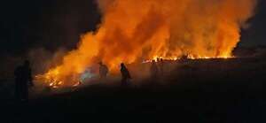 Guairá: Bomberos refuerzan preparación ante inminente temporada de incendios forestales y sequía  - Nacionales - ABC Color