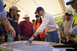 Presidente Peña visitó zona de obras de puente internacional Pozo Hondo-Misión la Paz