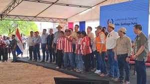 El Gobierno entregó 514 viviendas este lunes a pueblos originarios en Loma Plata