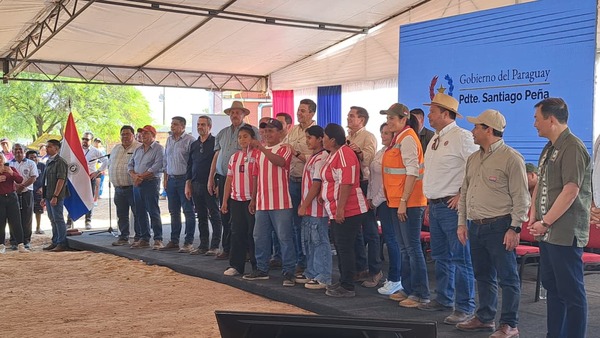 El Gobierno entregó 514 viviendas este lunes a pueblos originarios en Loma Plata