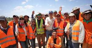 La Nación / Presidente verifica obras del Corredor Bioceánico y proyecta puente internacional en Pozo Hondo