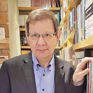 Carlos Martini ingresa hoy a la Academia Paraguaya de la Lengua Española - Literatura - ABC Color