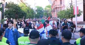 La Nación / Operativo preventivo evitó el desborde de la manifestación