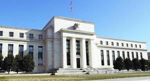 La FED debe mantener una postura restrictiva en materia de política monetaria para reducir la inflación