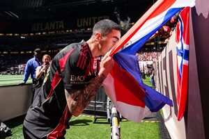 Popular / (VIDEO) El equipo de Miguel Almirón presentó un documental del pelotero donde confesó: "Se me pasó por la cabeza dejar la selección"