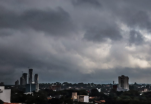 Emiten alerta por tormentas en Asunción y 12 departamentos