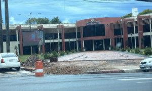 Municipalidad de Coronel Oviedo inicia unificación de veredas en la calle Tuyutí - OviedoPress
