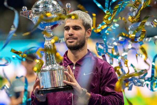 Versus / Alcaraz logra en Tokio su 8º título en 2025, pero renuncia a Shanghái