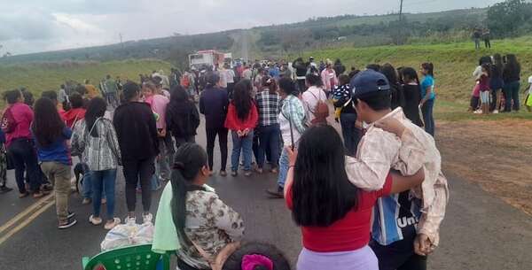 Ni la lluvia interrumpió el cierre de ruta en San Pedro y Canindeyú - Nacionales - ABC Color