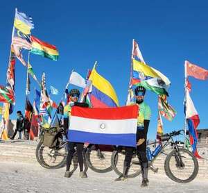 Video: odisea de dos paraguayos que pedalearon hasta el salar de Uyuni - Nacionales - ABC Color