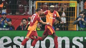 Osimhen tumba al Liverpool