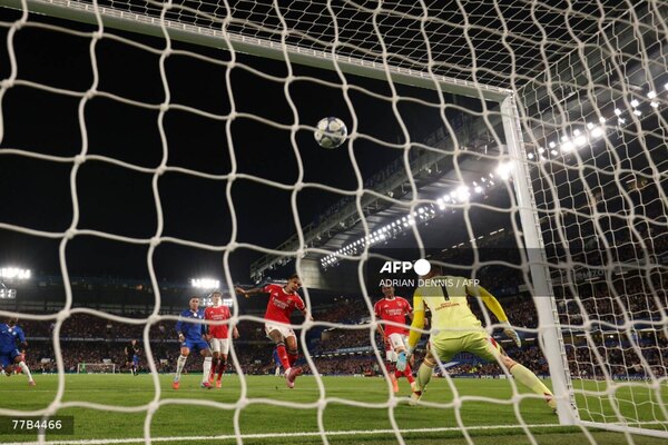 Versus / Chelsea se impone al Benfica en el regreso de Mourinho a Stamford Bridge