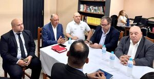 Popular / Guarambaré: Articulan solución a invasiones y amenazas
