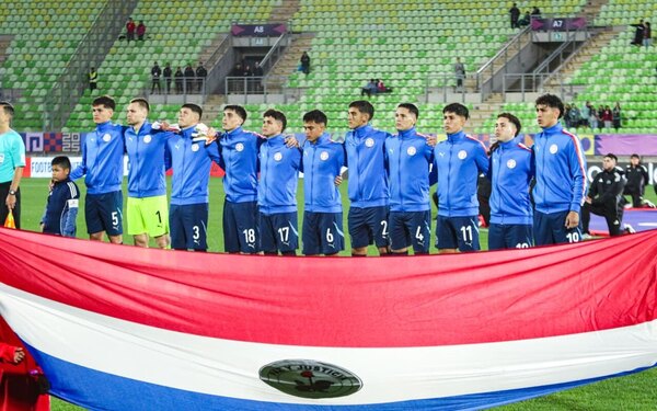 Versus / Antolín Alcaraz destaca el carácter de su equipo y asegura que es un "punto de oro"