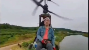 Video: Influencer chino muere en transmisión en vivo tras estrellarse con su helicóptero ultraligero