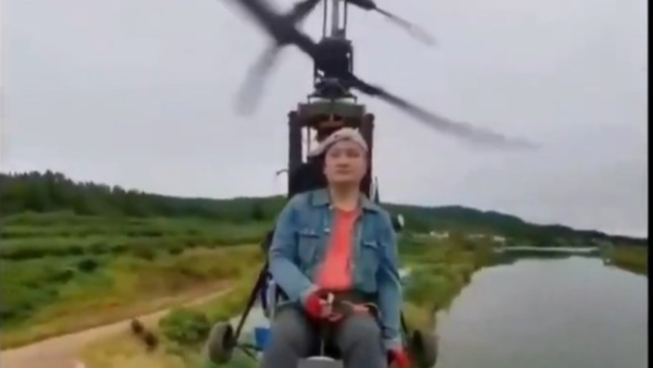 Video: Influencer chino muere en transmisión en vivo tras estrellarse con su helicóptero ultraligero