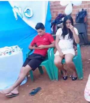 Popular / ¡Mamá plantada en baby shower ya dio a luz!