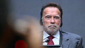 El Papa une fuerzas con Schwarzenegger para "terminar" con el cambio climático