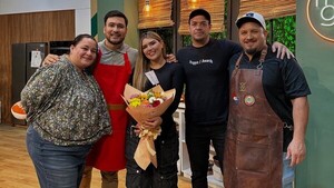 Popular / (VIDEO) ¡Cocinera de "Mucho gusto" se despidió del programa y contó entre llantos el porqué!